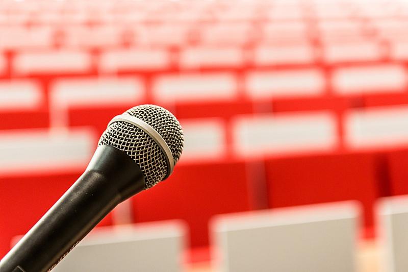 microphone-2775447_1280_ Bild von Michal Jarmoluk auf Pixabay.jpg